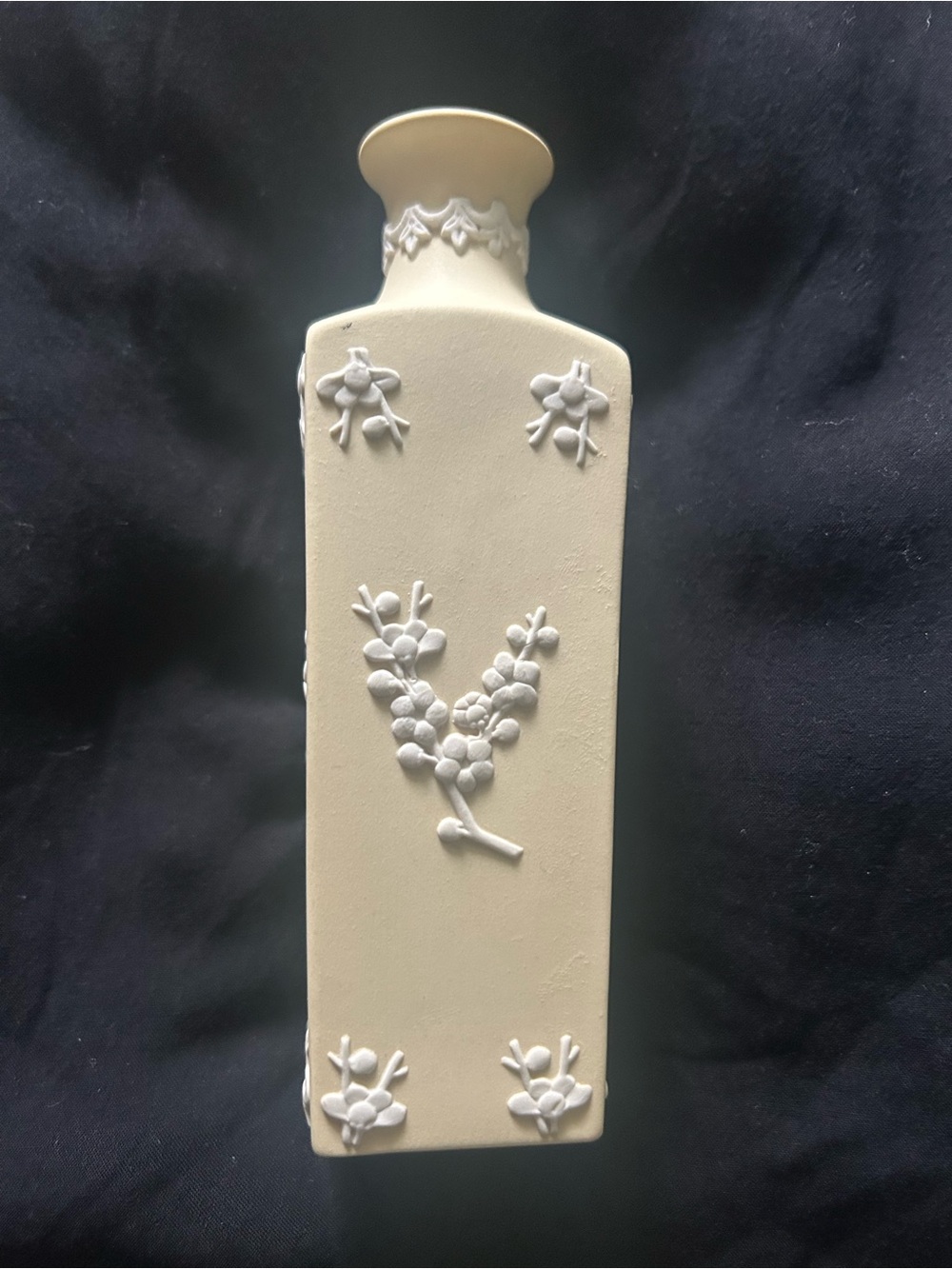 Wedgewood Yellow Jasperware Vase - Picture 4 of 6
